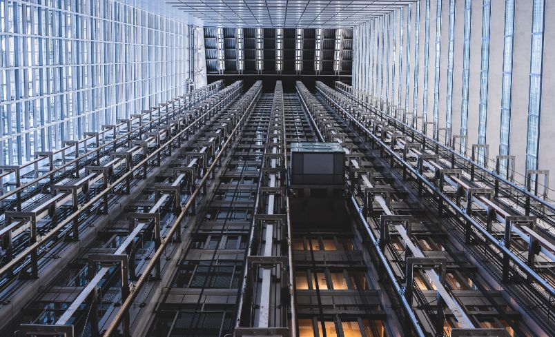 Ліфт з системою рекуперації електроенергії