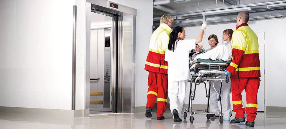 Чому немає дзеркал у лікарняних ліфтах?