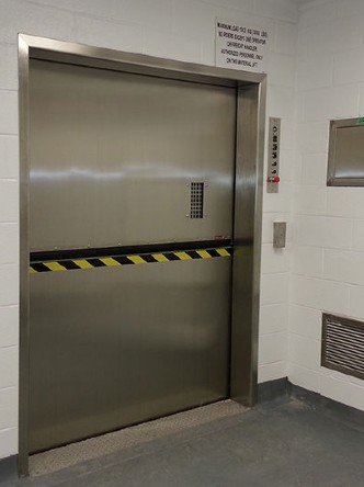 Вертикальні розсувні двері